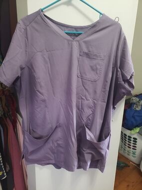 Hanes Comfort Fit Women's Lavender V-Neck Scrub Top